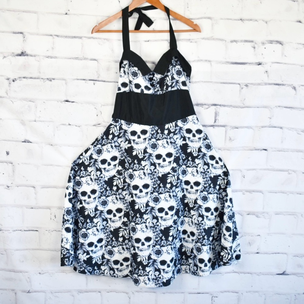 Black & White Gothic Skull Floral Día de los Muertos Smocked Back Halter Dress